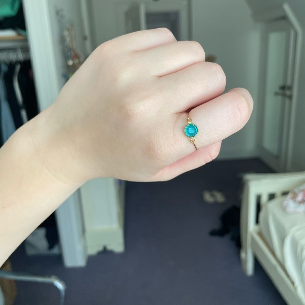 Beautiful gold ring with blue gem - Picture 5 of 8